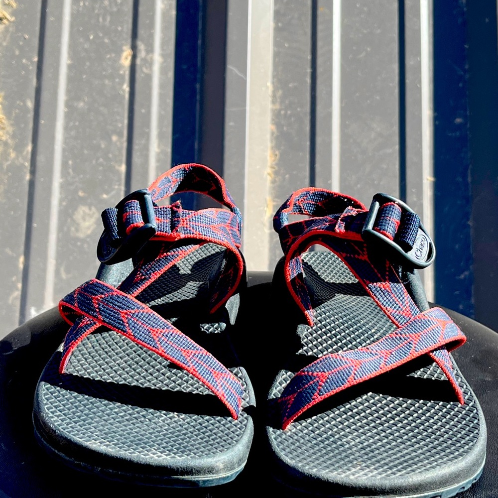 Womens chacos single strapped